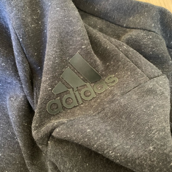 Adidas activewear sweatshirt. XS - Picture 3 of 4
